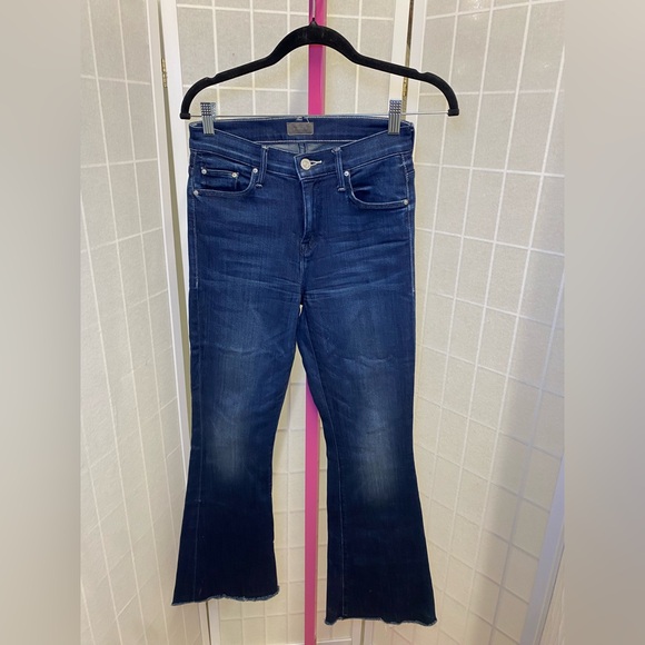 MOTHER The Weekender Fray Flared Jeans in Tongue and Chic - Picture 5 of 11